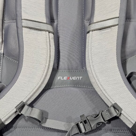 The North Face Women’s Borealis Backpack Gray 27L NWT - Picture 6 of 8